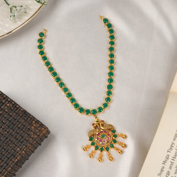 Emerald Short NecklaceNecklaceIshna